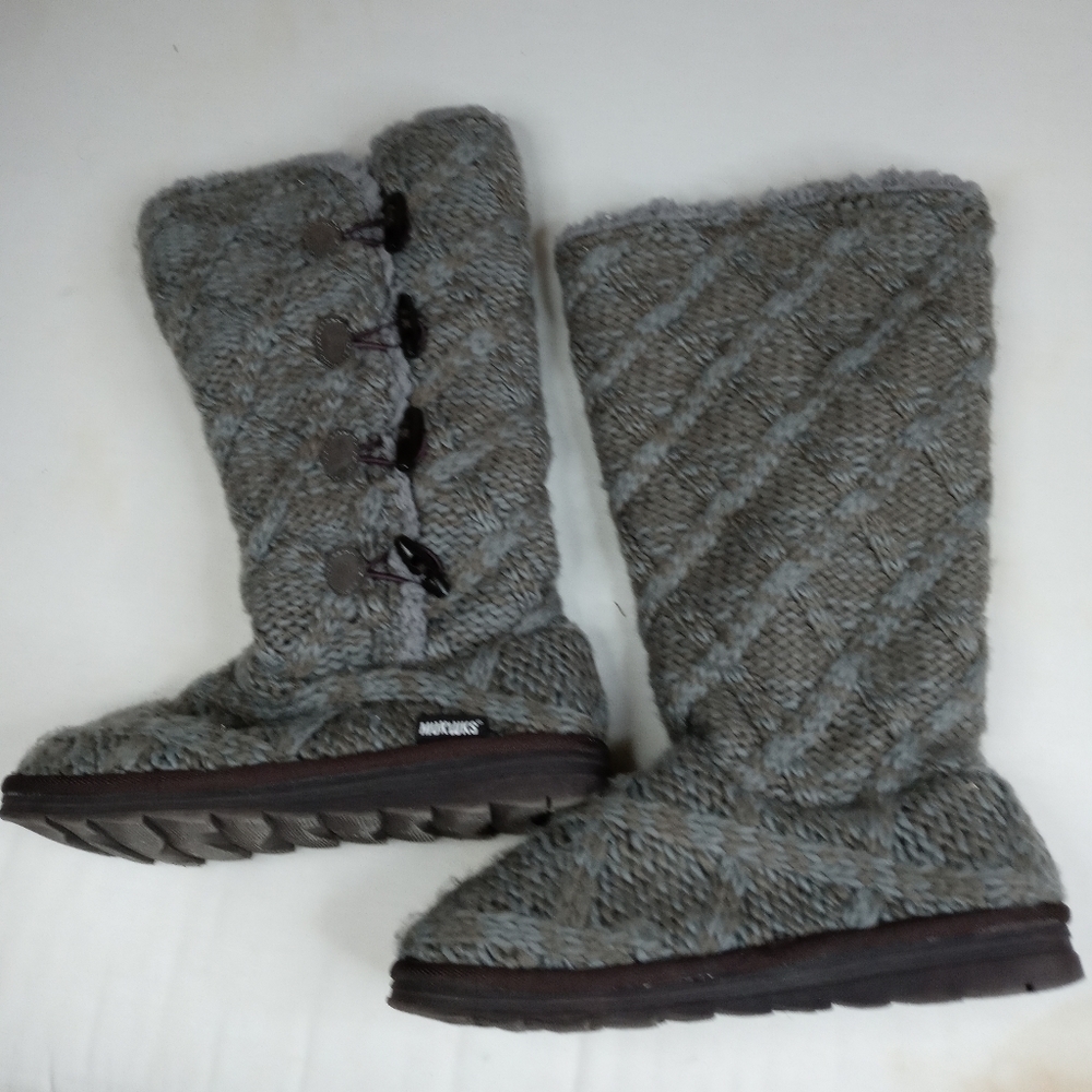 MukLuks Women's Gray Knit 4 button pull on faux fu